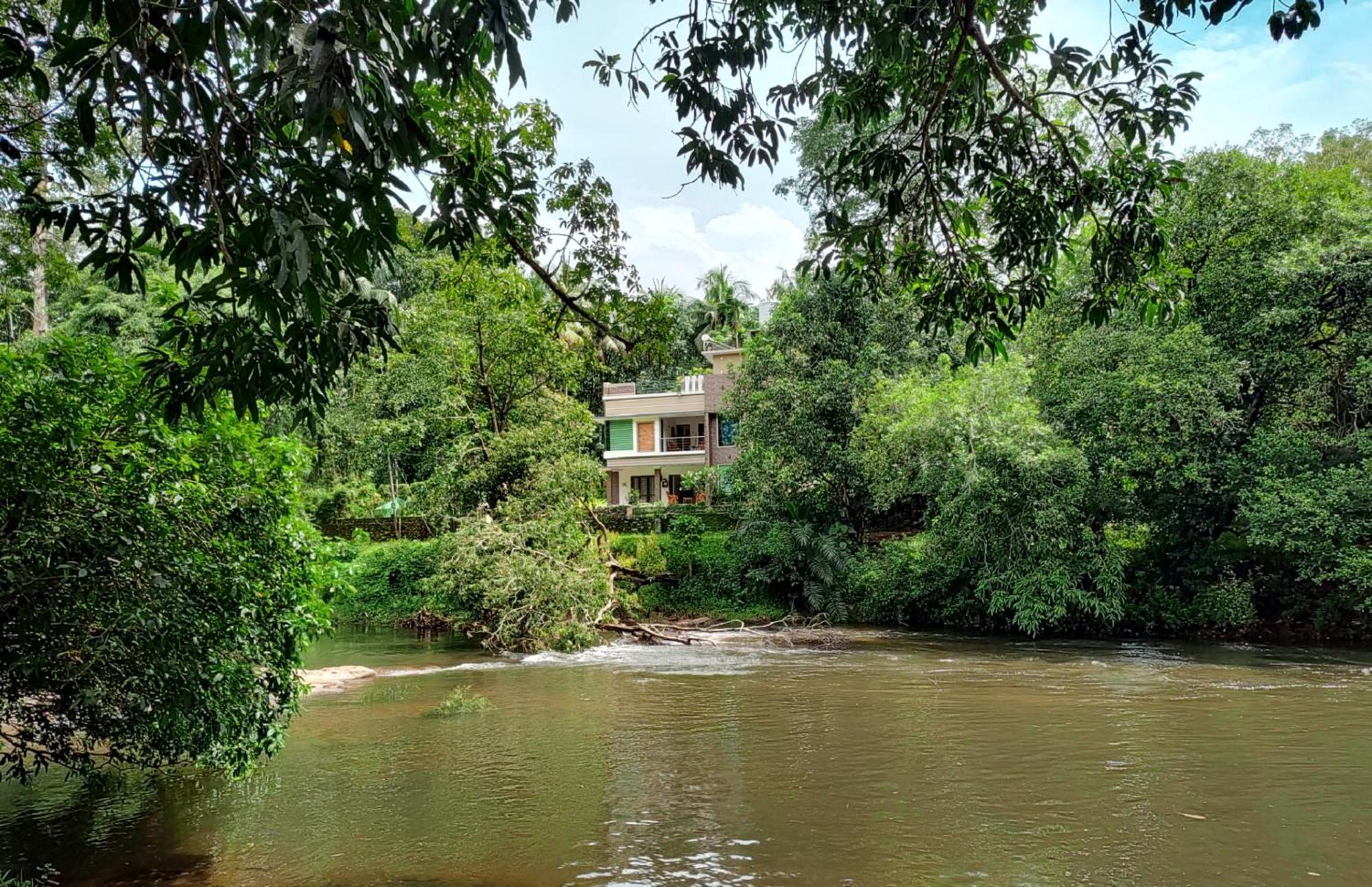 Готель Athirapilly On The Rocks Атіраппаллі Екстер'єр фото